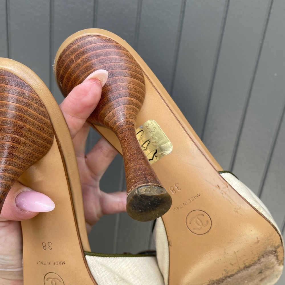 Vintage Chanel Heels - Picture 9 of 10